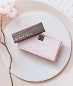 Rituals Life Is A Journey Sakura Car Perfume Raumduft -Pflegeprodukte Angebote rituals life is a journey sakura car perfume raumduft 6 g 8719134093643 detail