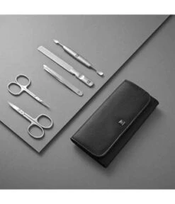 Zwilling Classic Inox Maniküre Pediküre Set 5tlg. Mit Nagelschere, Leder, Schwarz Maniküre-Set -Pflegeprodukte Angebote zwilling classic inox manikuere pedikuere set 5tlg mit nagelschere leder schwarz manikuere set 1 stk 4009839294952 detail